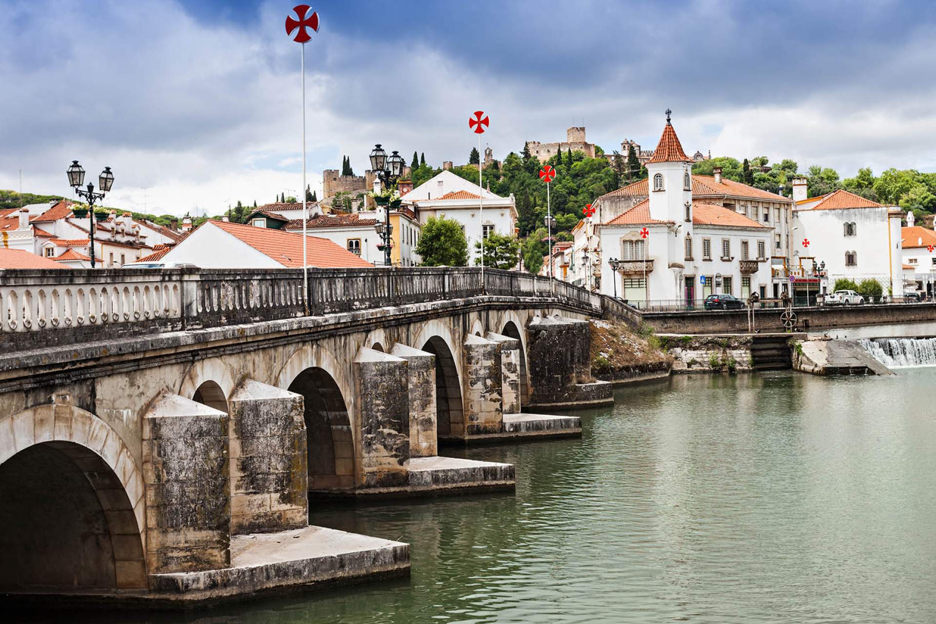 Ponte em Tomar / Tomar / saiko3p_Shutterstock