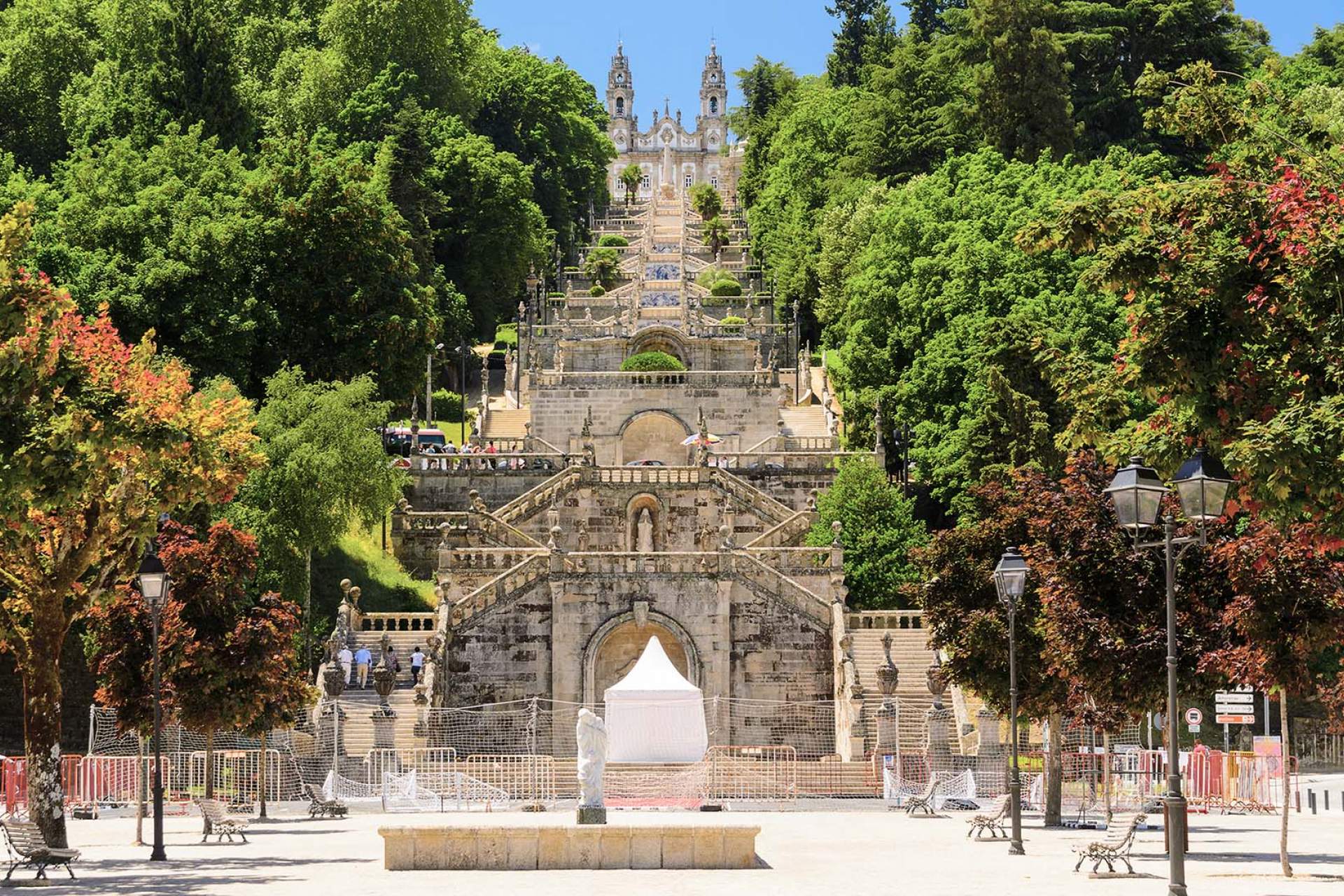 Escadaria do Santuário de Nossa Senhora dos Remédios, Lamego / Lamego / Sergey Peterman_Shutterstock