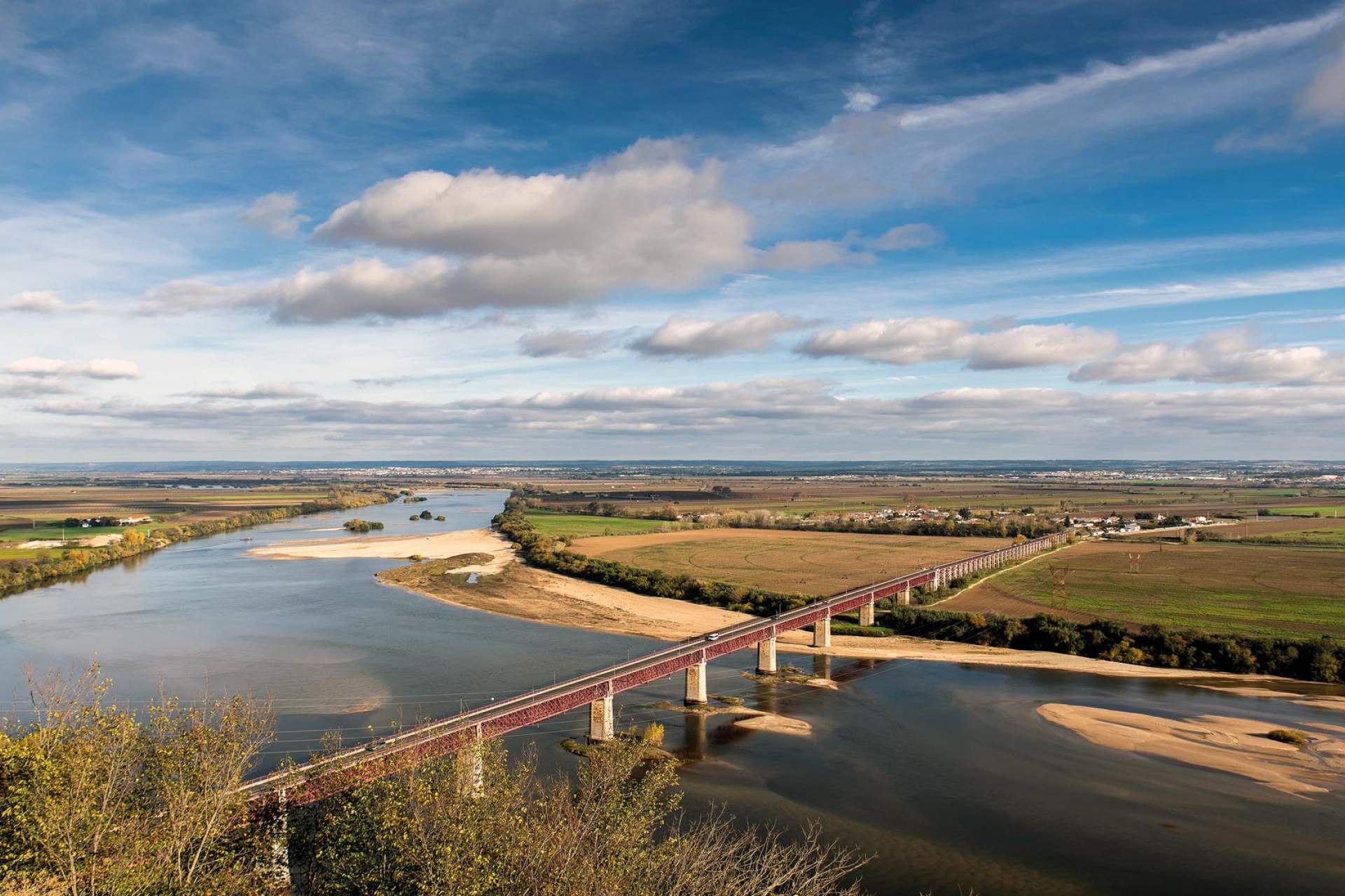View of the Tagus river from the Portas do Sol, Central Portuguese Way of Saint James Alentejo and Ribatejo / Santarém / Turismo do Alentejo, ERT