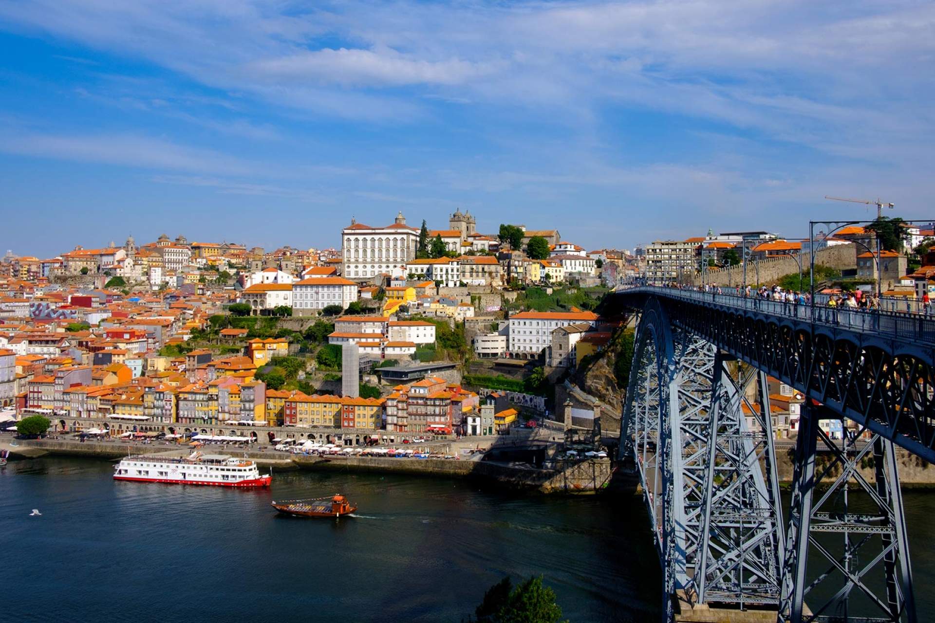 Porto view from Vila Nova de Gaia, Northern Way, Fátima Ways / Vila Nova de Gaia  / CNC| Enric Vives Rubio