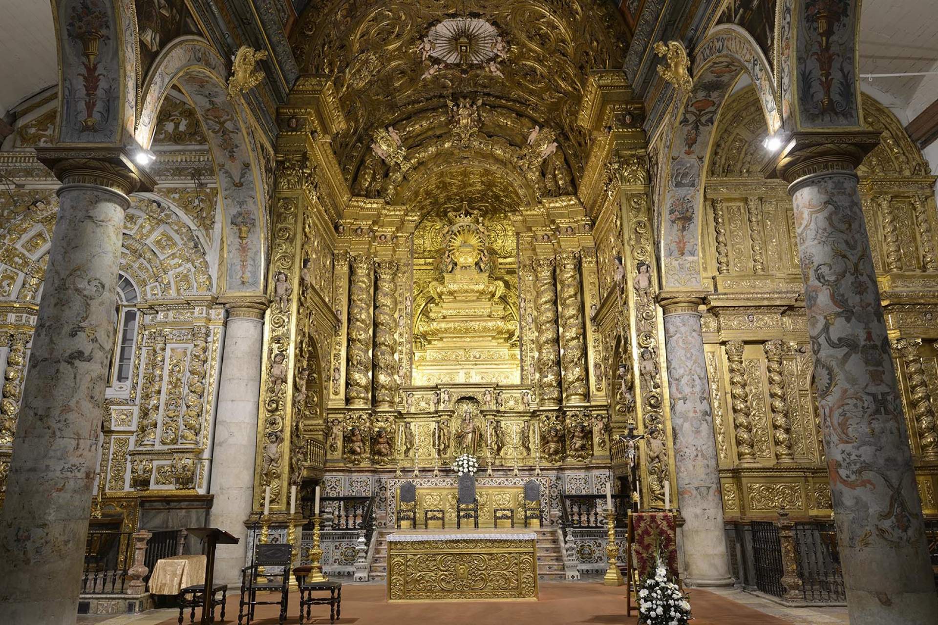 High altar of Setúbal Cathedral / Setúbal / SNBCI - Nuno Saldanha