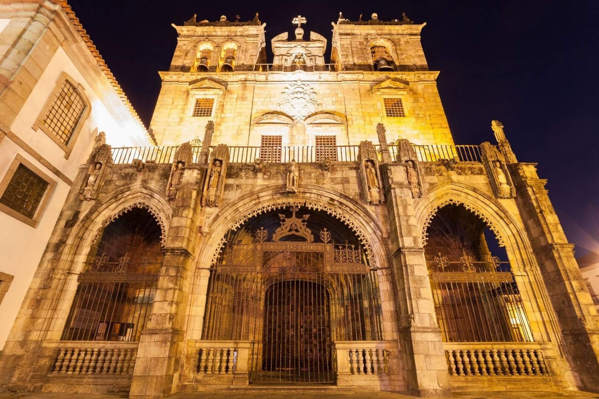 Sé Catedral de Braga / Braga / shutterstock saiko3p
