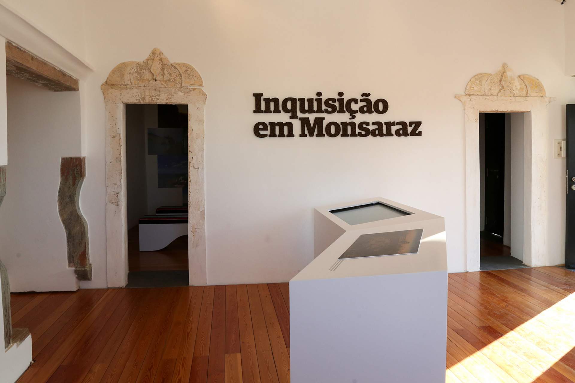 Interior of the House of the Inquisition - Monsaraz Jewish History Interactive Centre  / Monsaraz / Câmara Municipal de Reguengos de Monsaraz