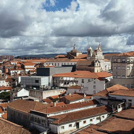 Vista parcial de la Catedral de Coímbra/Catedral Nueva