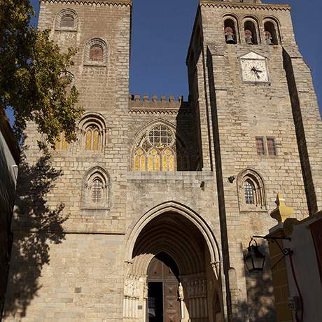 Fachada da Catedral de Évora