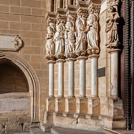 Esculturas dos Apóstolos, portal da Catedral de Évora