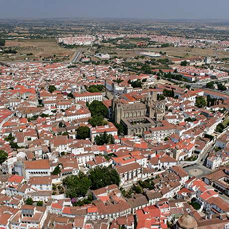 Vista aérea da Catedral de Évora