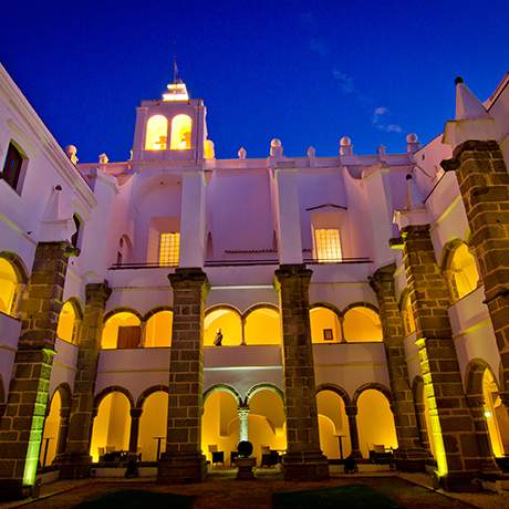 Claustro do Convento de Nossa Senhora do Espinheiro, Évora