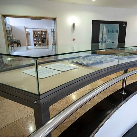 Inside of the Exiles Memorial Centre, Estoril