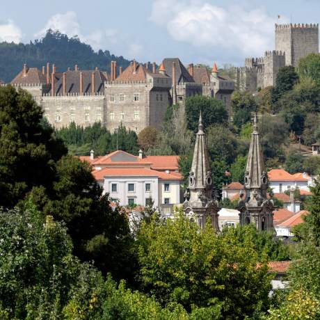 Panorámica y Pazo de los Duques de Bragança