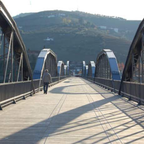 Ponte sobre Rio Douro