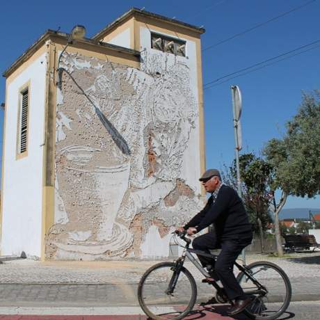 VHILS - homenagem aos oleiros de Atalaia