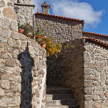 Escadaria junto à Rua da Fonte da Rosa, Judiaria de Belmonte