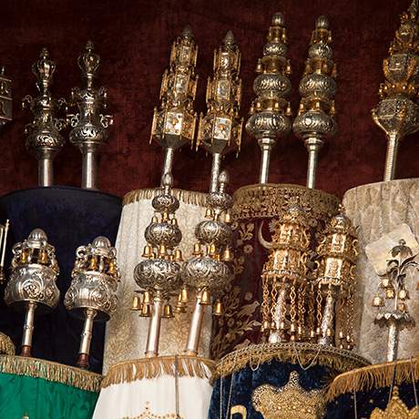 Detail of parts of the Torah, Shaaré Tikvah Synagogue, Lisbon